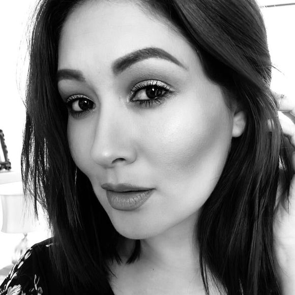 Meet your Posher, Alejandra - Picture 2 of 2